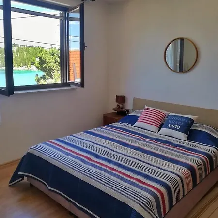 Lägenhet Two Bedroom Seaside In Quiet Village Blace