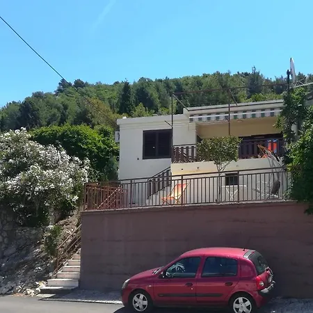 公寓 Two Bedroom Seaside In Quiet Village