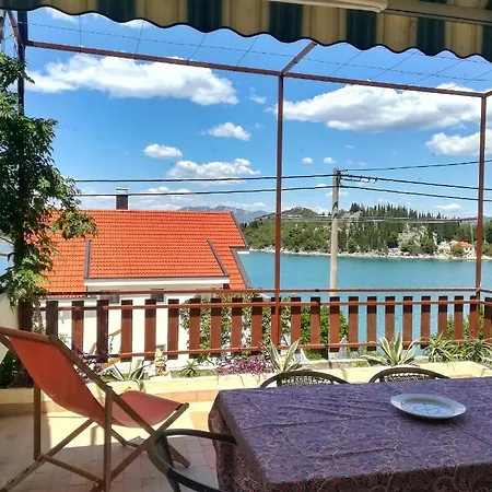 Two Bedroom Seaside In Quiet Village
